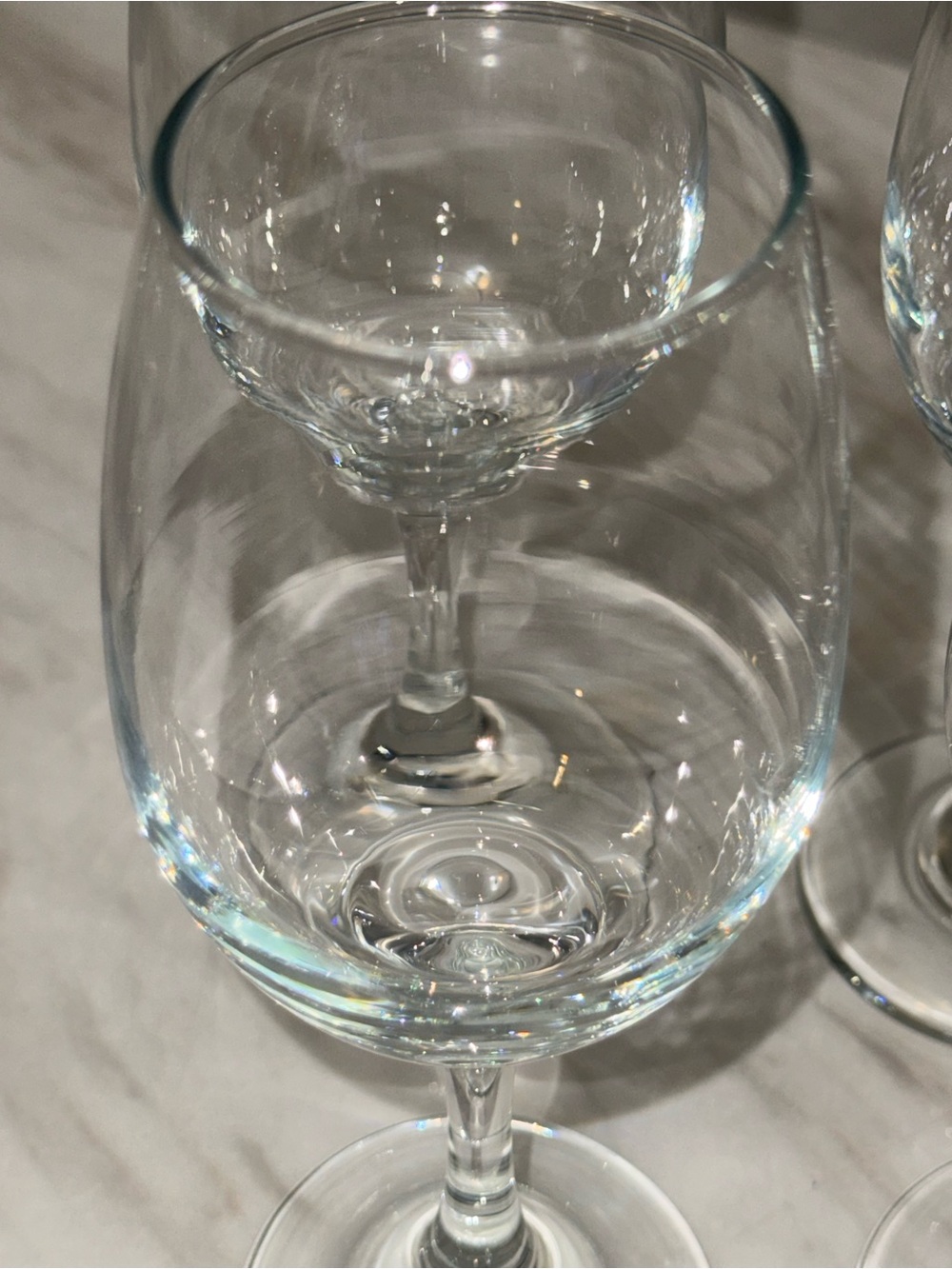 Clear Decorated Wine Glasses Set of 4, 10 oz Round Modern Stemmed 9 in - Picture 3 of 7